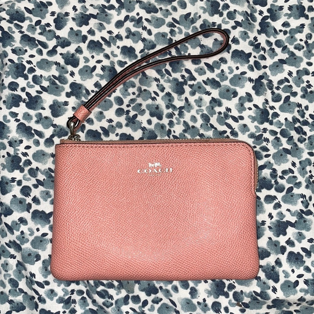 pink coach wristlet wallet